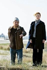 Постер к фильму Погибшие на побережье смотреть онлайн на HD Rezka